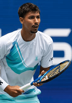 Tennis carousel