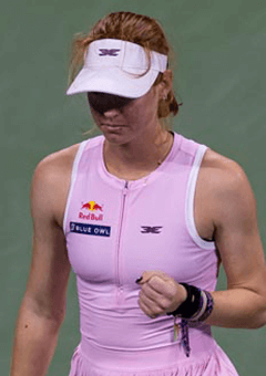 Tennis carousel