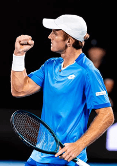 Tennis carousel