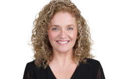 Jenn Brouse headshot